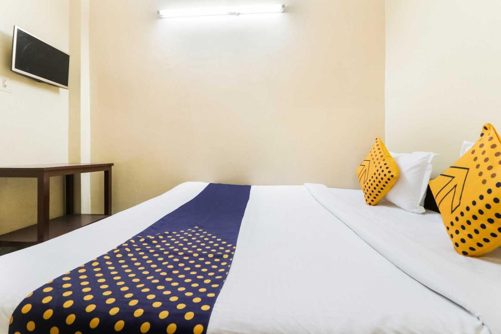 Hotel O Chandu Inn Нью-Дели Экстерьер фото
