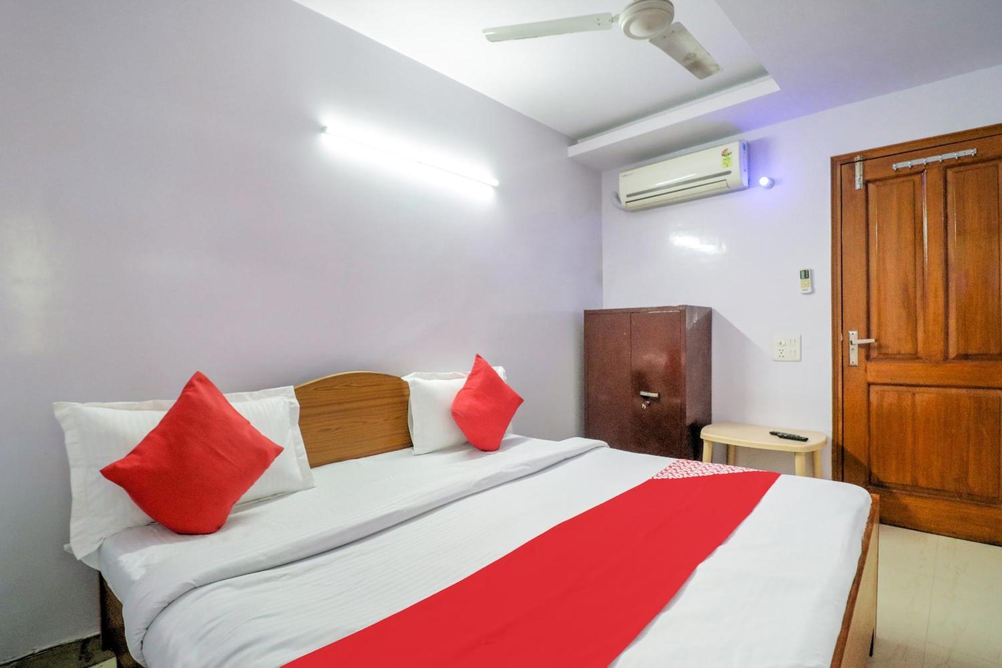 Hotel O Chandu Inn Нью-Дели Экстерьер фото