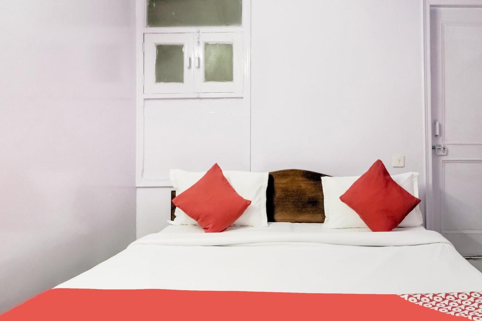 Hotel O Chandu Inn Нью-Дели Экстерьер фото