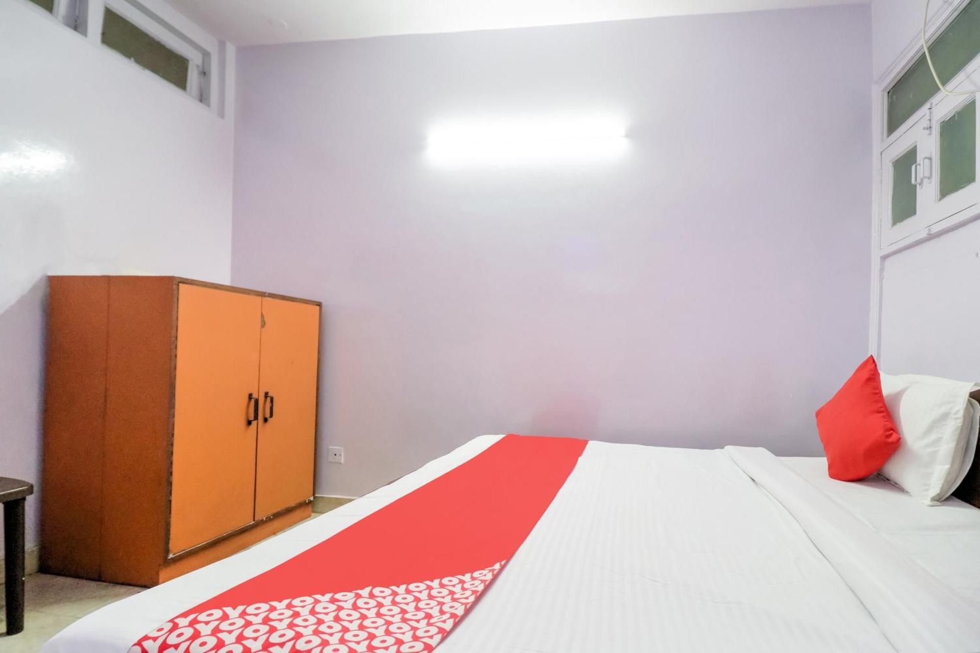 Hotel O Chandu Inn Нью-Дели Экстерьер фото