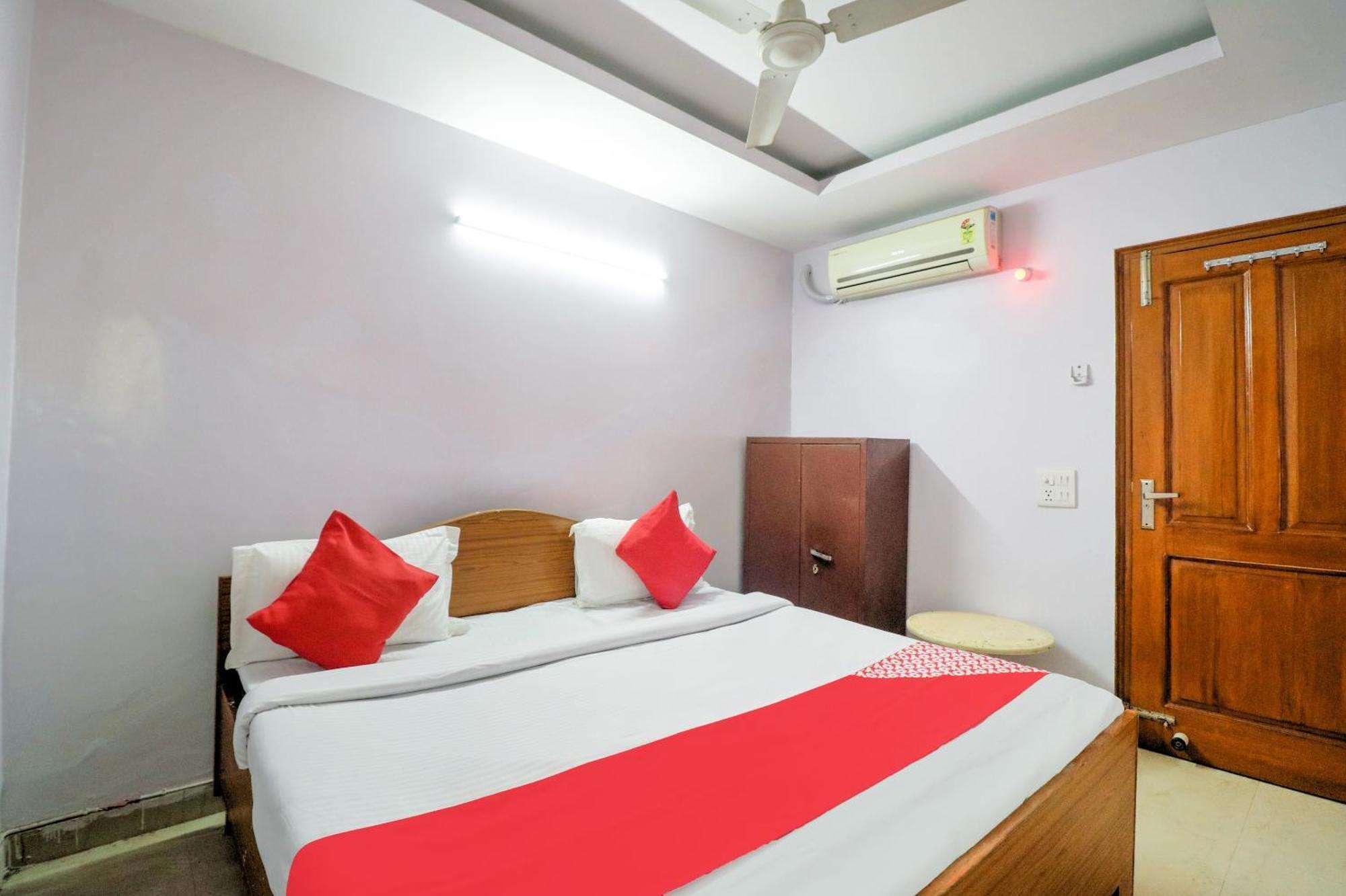 Hotel O Chandu Inn Нью-Дели Экстерьер фото