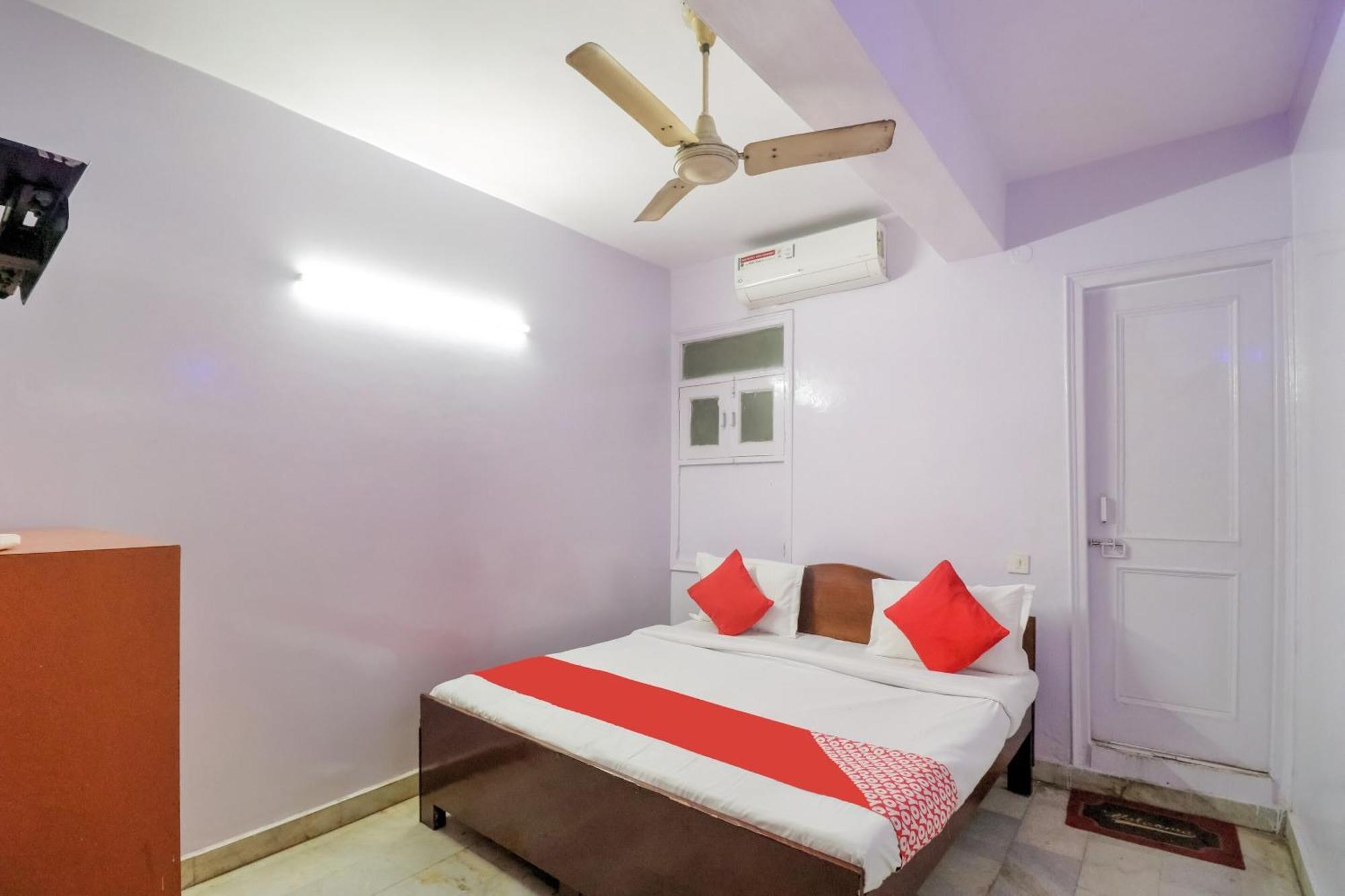 Hotel O Chandu Inn Нью-Дели Экстерьер фото